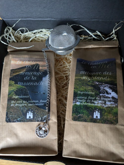 "Outlander" tea box
