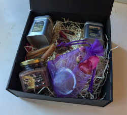 Caja “Tras las huellas de los montañeses”