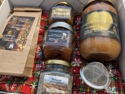 Gourmet Christmas basket of tea, jams and herbs