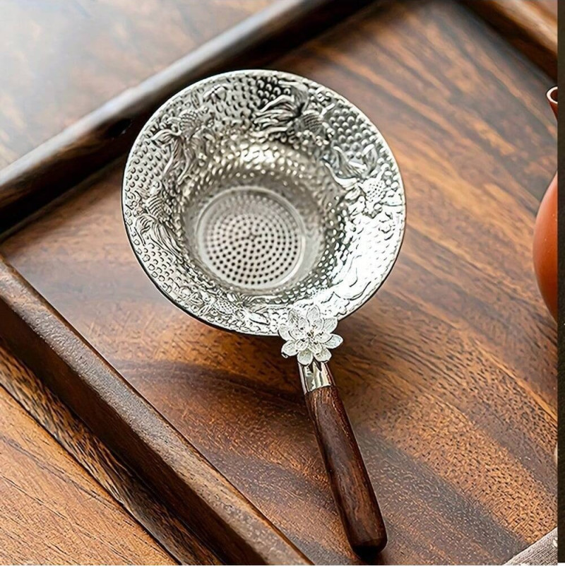 Decorated tea colander