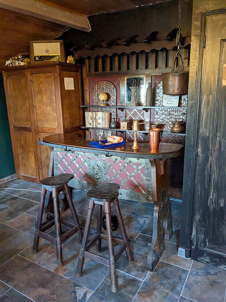 bar